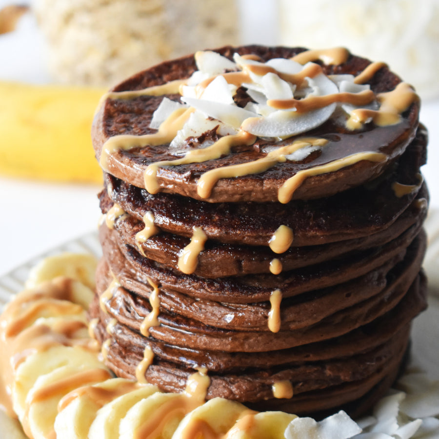 Pancakes Protéinés Énergisants au Chocolat pour le Petit Déjeuner avec la Poudre de KIANO